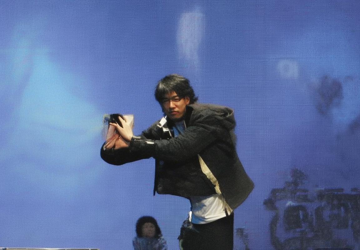 巴塞罗那VS广州恒大巅峰对决：激情碰撞，进球盛宴回顾(图2)